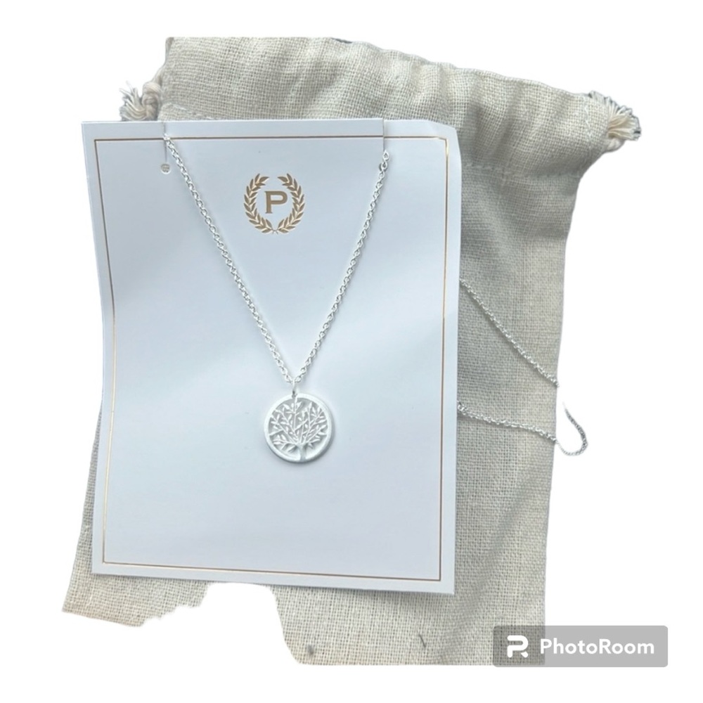 NWT Silver tone tree of life necklace